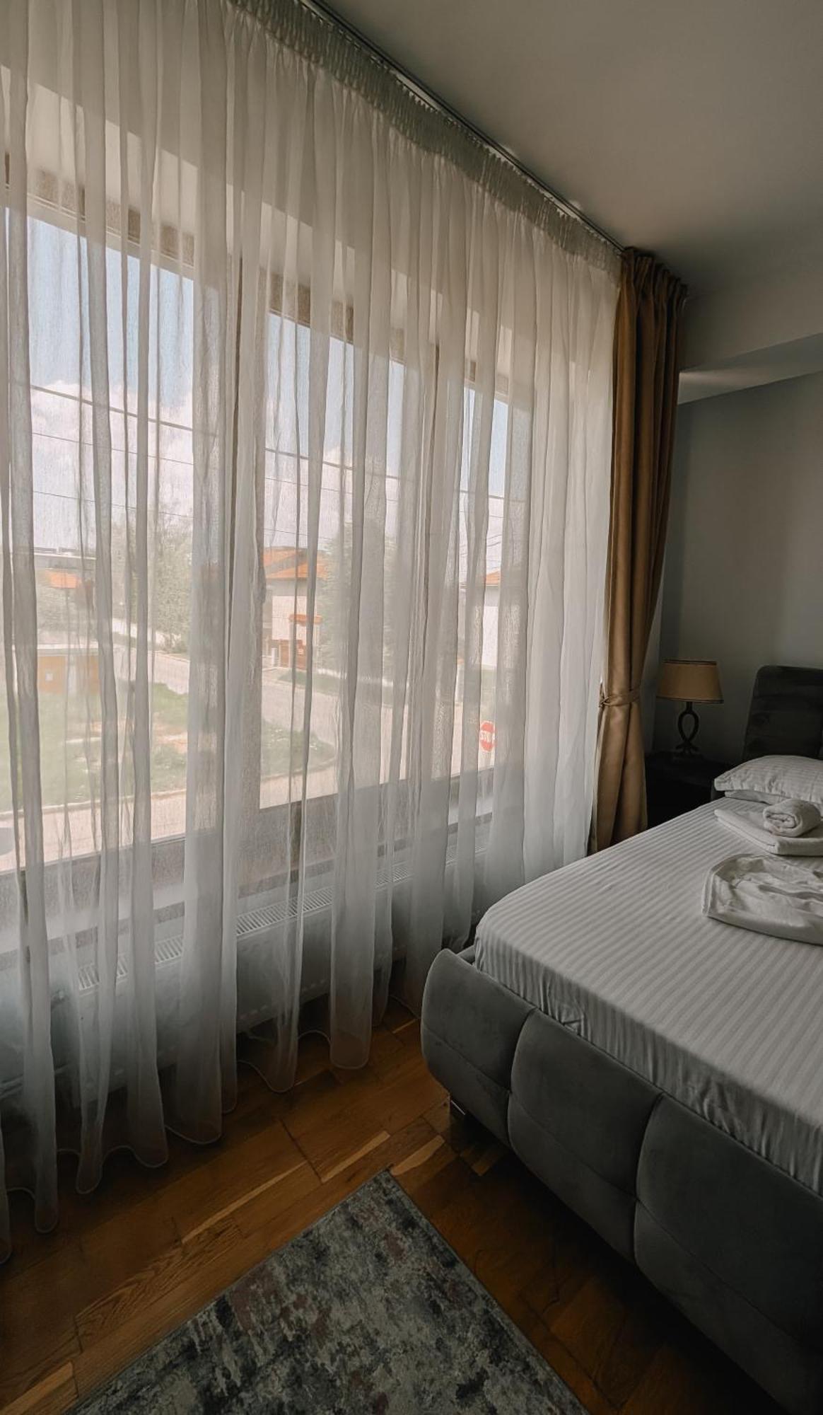 Hella Apartament Mamaia-Nord 那沃达利 外观 照片